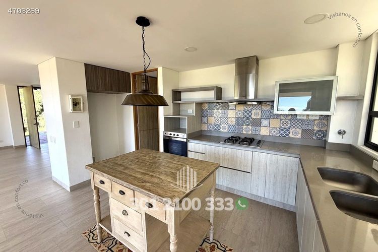 Casa de 4 alcobas en venta en Lomitas, La Ceja, 309 m² · foto 11 de 24