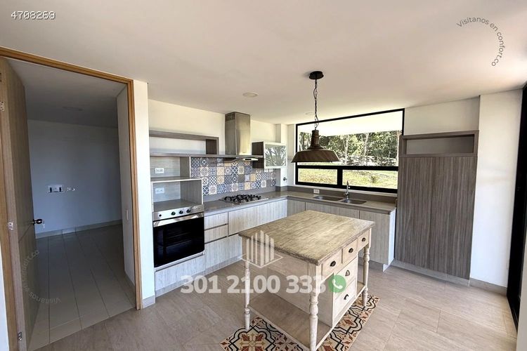 Casa de 4 alcobas en venta en Lomitas, La Ceja, 309 m² · foto 10 de 24