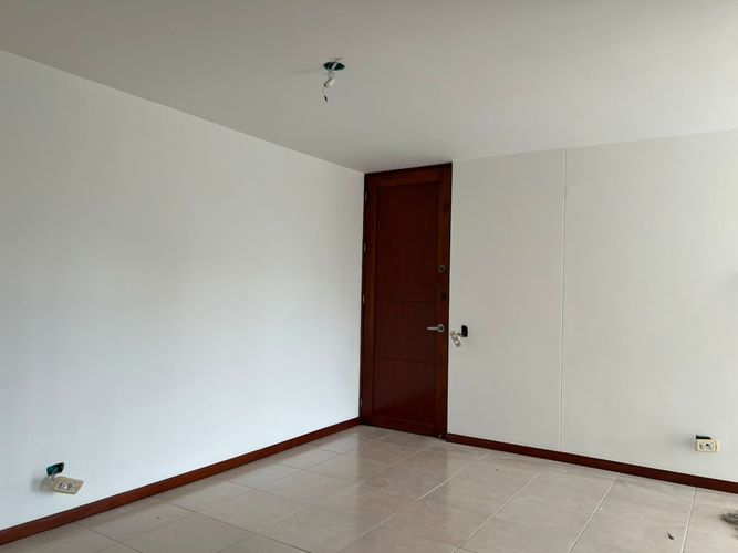 Apartamento de 3 alcobas en arriendo en Loma Del Esmeraldal, Envigado, 85 m² · foto 4 de 14