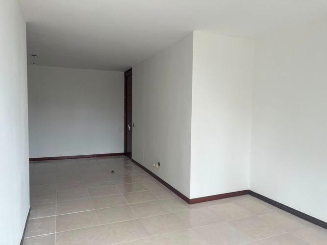 Apartamento de 3 alcobas en arriendo en Loma Del Esmeraldal, Envigado, 85 m² · foto 5 de 14