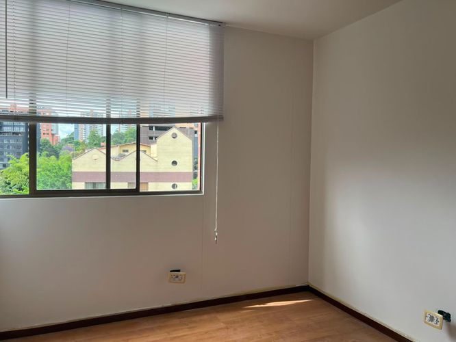 Apartamento de 3 alcobas en arriendo en Loma Del Esmeraldal, Envigado, 85 m² · foto 12 de 14