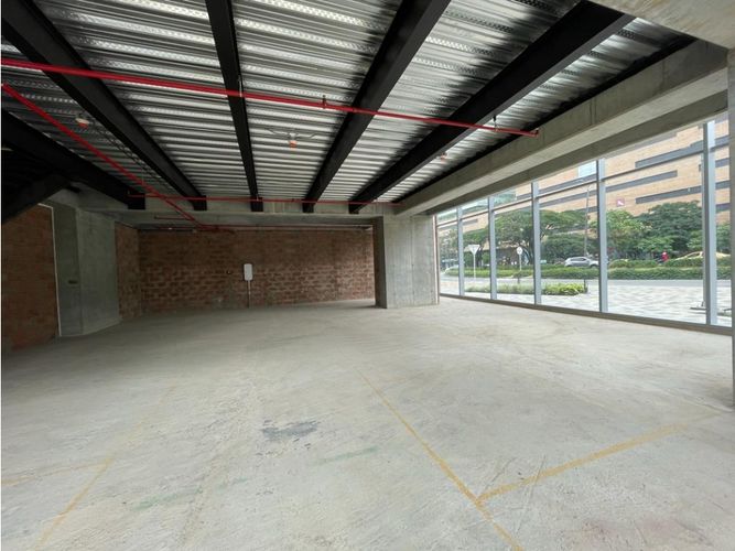 Local en arriendo en El Poblado, Medellín, 248 m² · foto 3 de 17