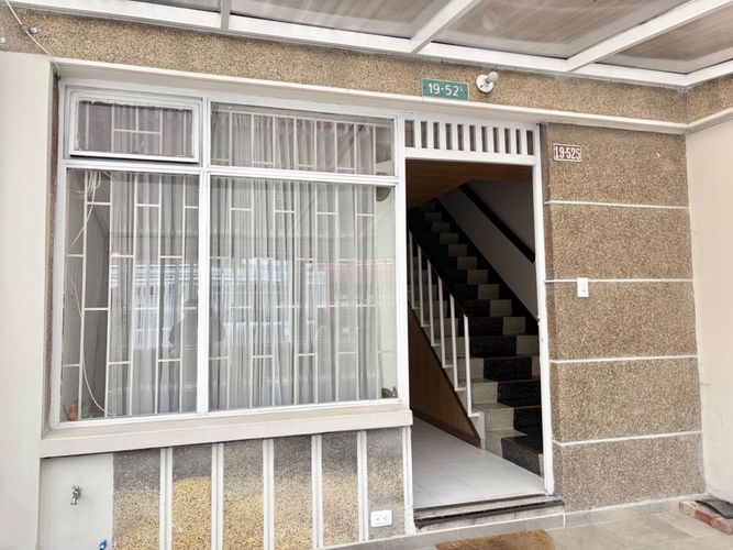 Casa de 3 alcobas en venta en Ciudad Jardin Sur, Bogotá, 69 m² · foto 2 de 24