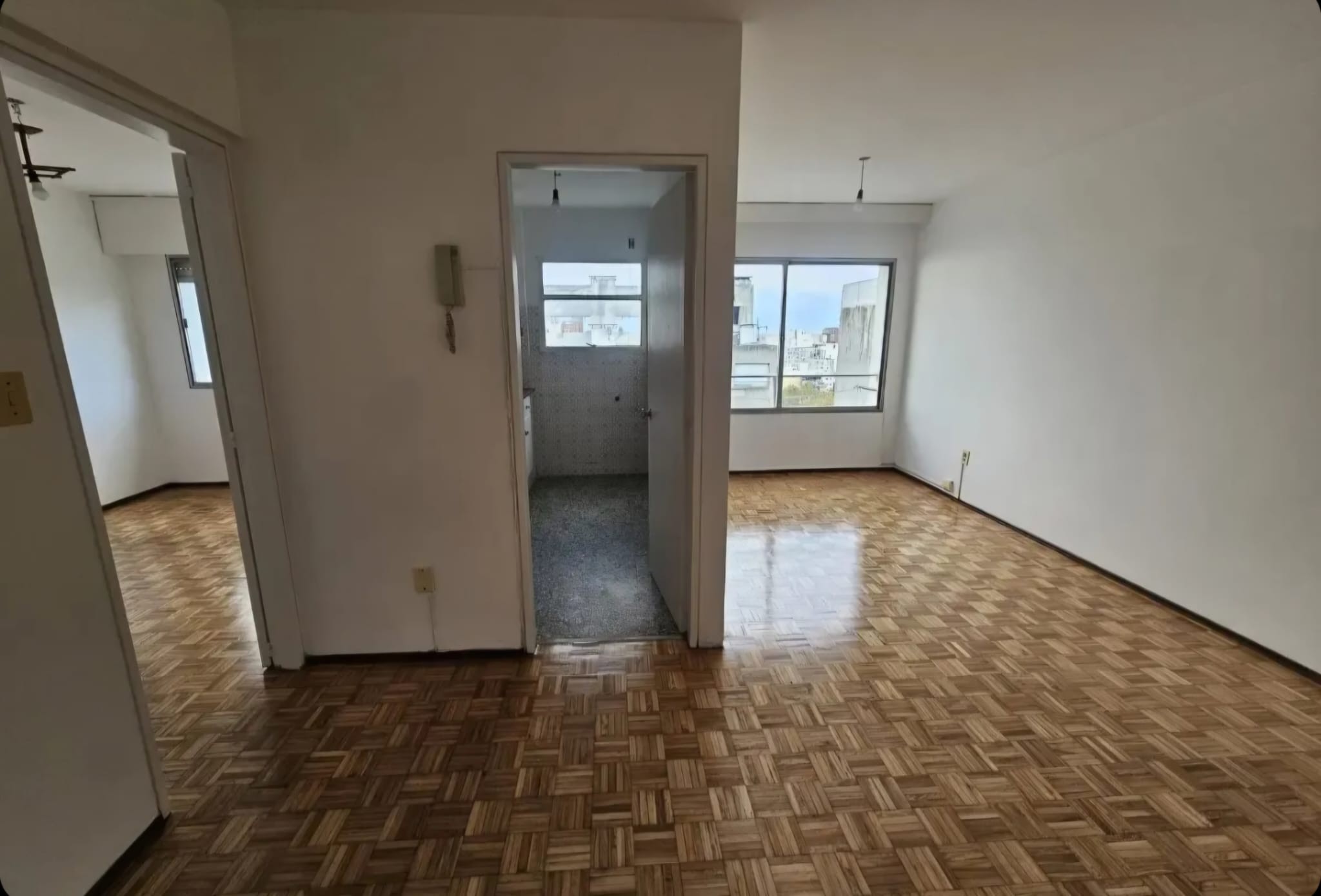 Apartamento De 1 Dormitorio En Pleno Centro De Montevideo.
