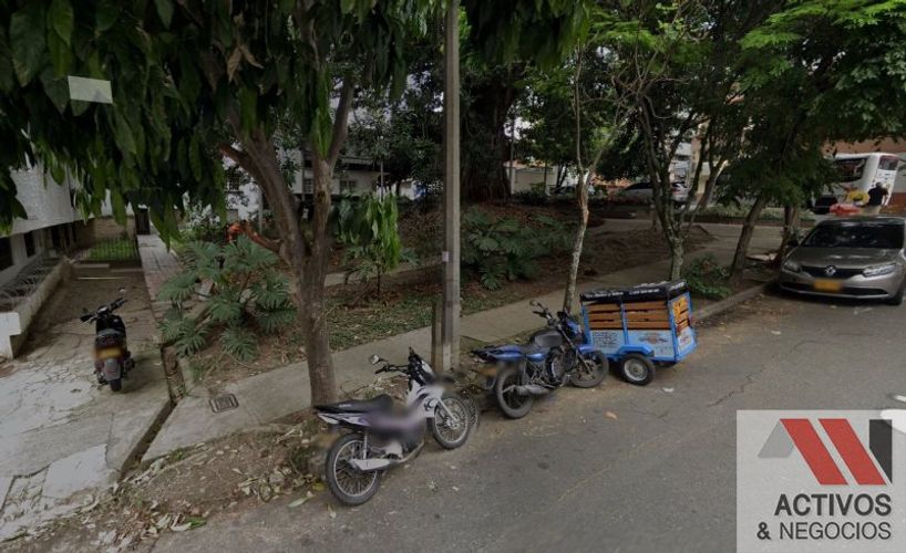 Casa de 6 alcobas en venta en Laureles, Medellín, 400 m² · foto 3 de 20