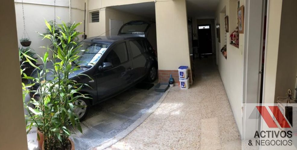 Casa de 6 alcobas en venta en Laureles, Medellín, 400 m² · foto 15 de 20