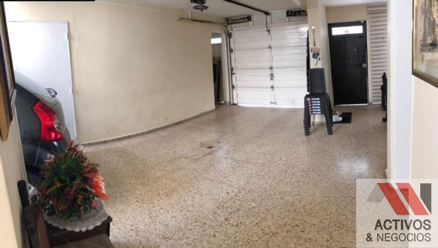 Casa de 6 alcobas en venta en Laureles, Medellín, 400 m² · foto 17 de 20