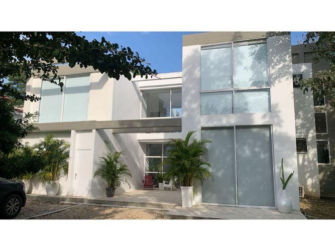 Casa de 5 alcobas en venta en Condominio Residencial Terranova, Cartagena, 380 m² · foto 2 de 23