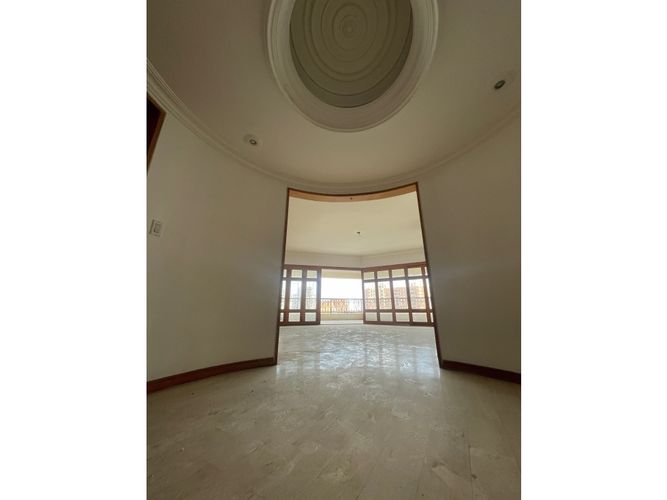 Apartamento en venta en Normandia, Cali, 315 m² · foto 4 de 24