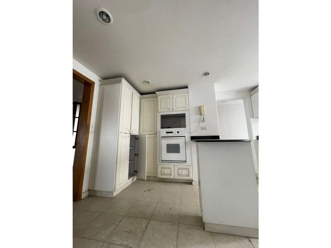 Apartamento en venta en Normandia, Cali, 315 m² · foto 8 de 24