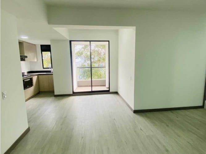 Apartamento de 3 alcobas en arriendo en Las Palmas, Medellín, 76 m² · foto 3 de 24