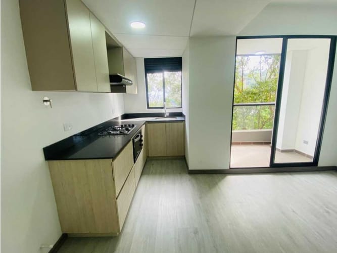 Apartamento de 3 alcobas en arriendo en Las Palmas, Medellín, 76 m² · foto 4 de 24