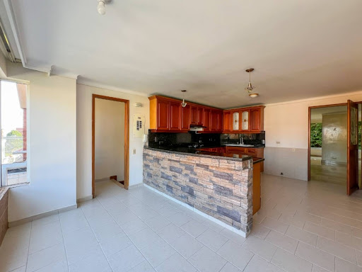 Casa en Arriendo en El Poblado, Medellín