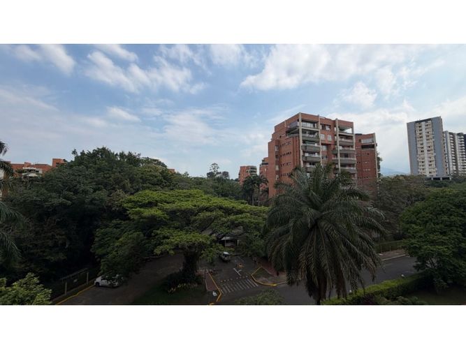 Apartamento de 4 alcobas en venta en Ciudad Jardin, Cali, 171 m² · foto 2 de 24