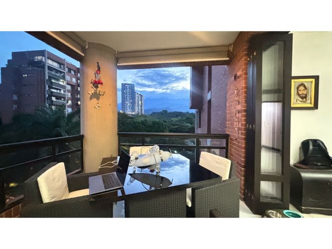 Apartamento de 4 alcobas en venta en Ciudad Jardin, Cali, 171 m² · foto 14 de 24