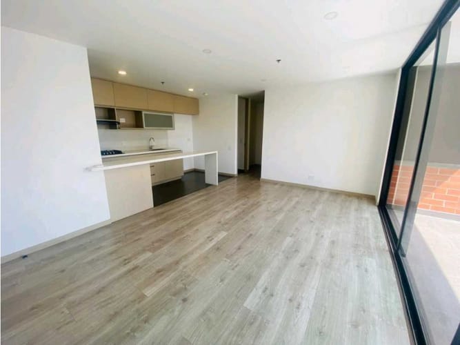 Apartamento de 2 alcobas en arriendo en Altos Del Poblado, Medellín, 80 m² · foto 4 de 16