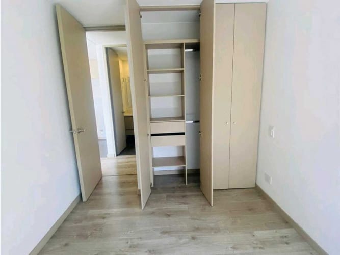 Apartamento de 2 alcobas en arriendo en Altos Del Poblado, Medellín, 80 m² · foto 7 de 16