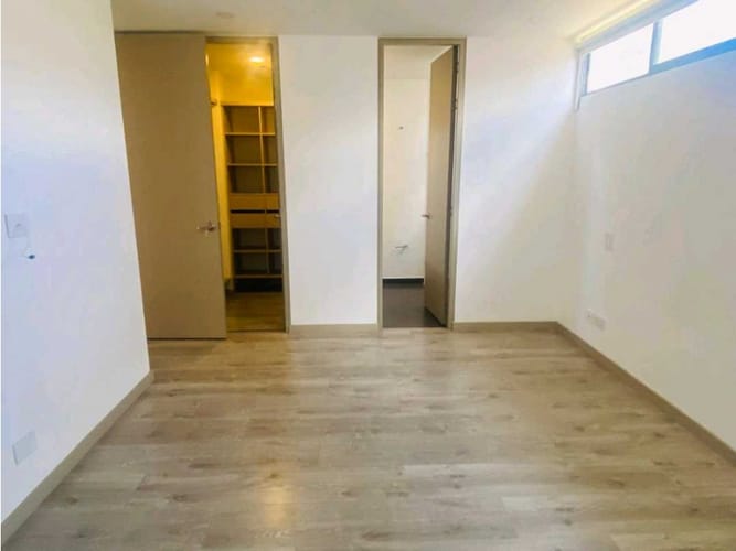 Apartamento de 2 alcobas en arriendo en Altos Del Poblado, Medellín, 80 m² · foto 8 de 16