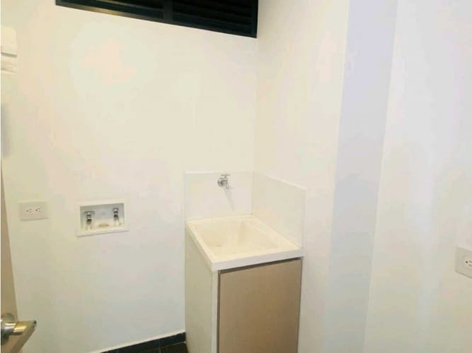 Apartamento de 2 alcobas en arriendo en Altos Del Poblado, Medellín, 80 m² · foto 13 de 16
