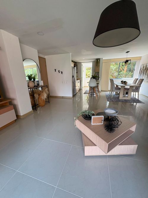 Apartamento de 3 alcobas en venta en San Jose, Sabaneta, 116 m² · foto 2 de 24