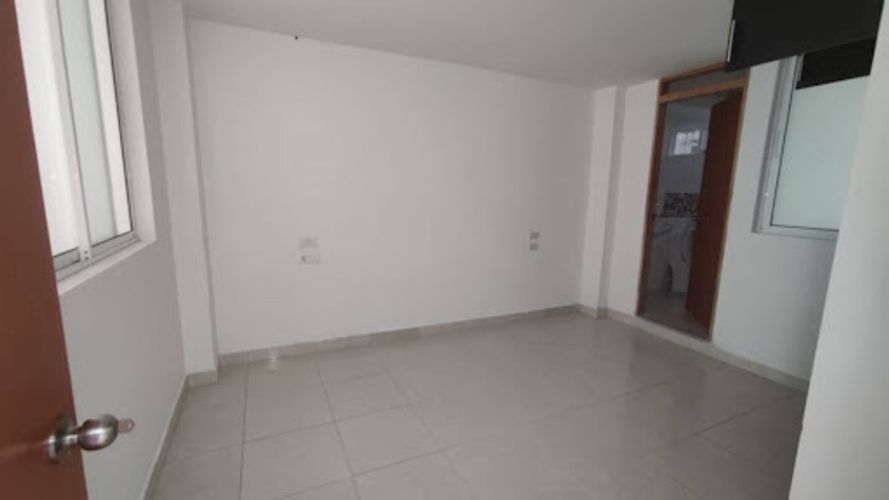 Apartamento de 3 alcobas en venta en Perez, Bello, 106 m² · foto 11 de 18