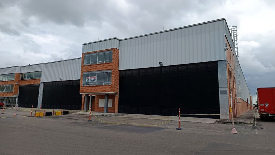Bodega en arriendo en Centro Tocancipá, Tocancipá, 2552 m² · foto 3 de 24