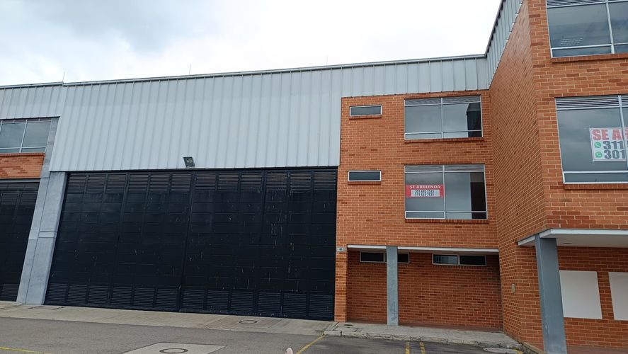 Bodega en arriendo en Centro Tocancipá, Tocancipá, 2552 m² · foto 2 de 24