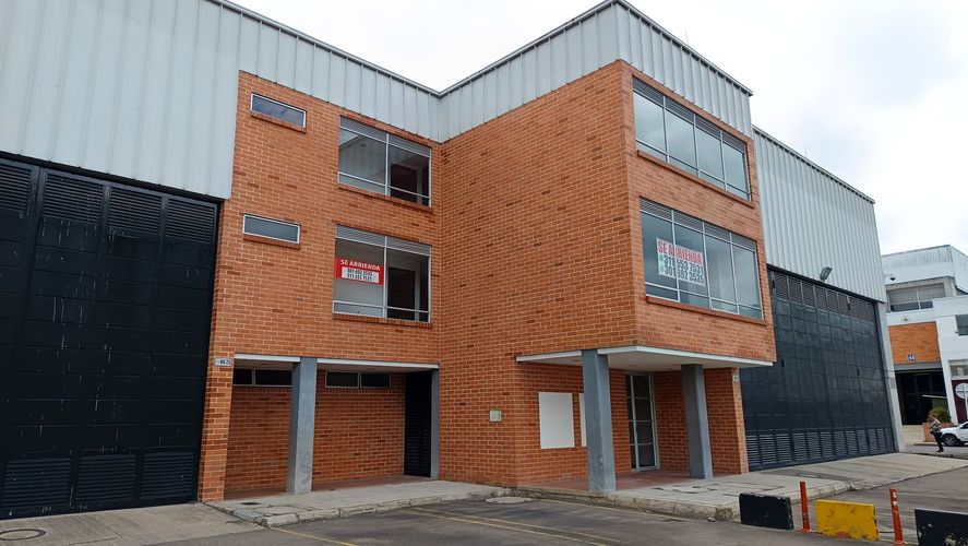 Bodega en arriendo en Centro Tocancipá, Tocancipá, 2552 m² · foto 4 de 24