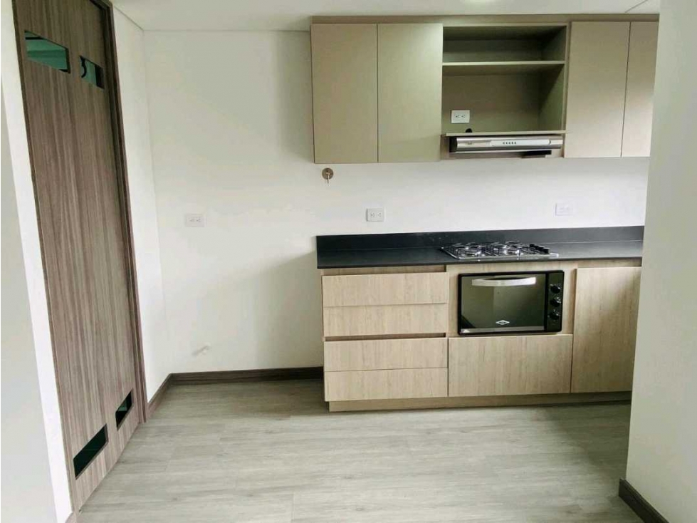 Apartamento en arriendo en Las Palmas, Medellín · foto 2 de 19