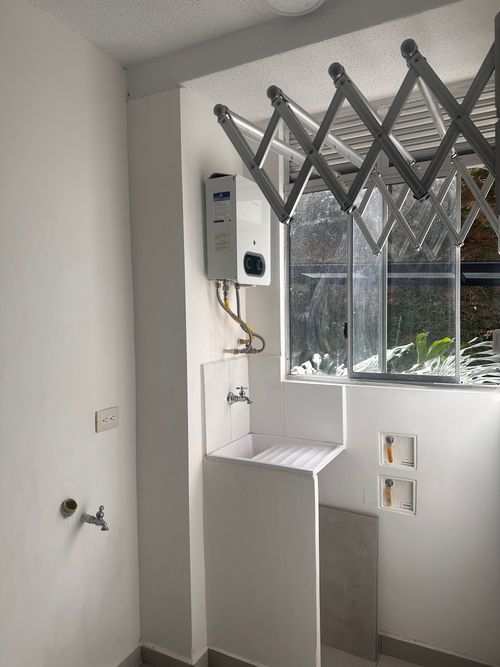 Apartamento de 3 alcobas en venta en Bucaros, Bello, 55 m² · foto 5 de 11