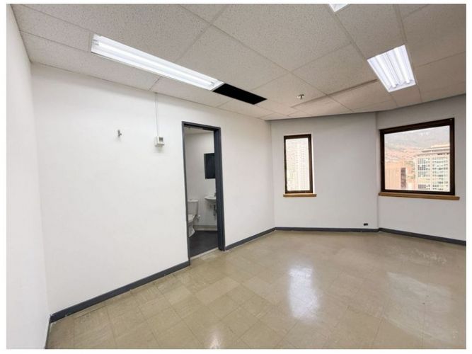 Local en venta en La Candelaria, Medellín, 376 m² · foto 11 de 15