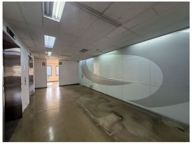Local en venta en La Candelaria, Medellín, 376 m² · foto 12 de 15