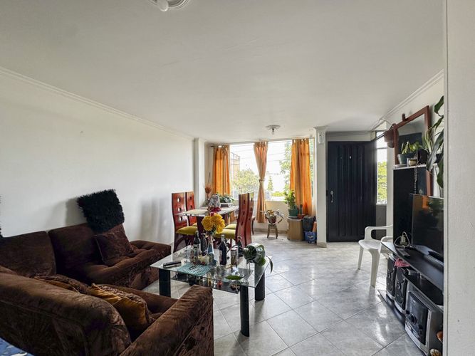 Casa de 5 alcobas en venta en Toscana, Bogotá, 210 m² · foto 3 de 22