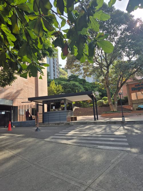 Apartamento de 3 alcobas en venta en El Trapiche, Bello, 73 m² · foto 2 de 24
