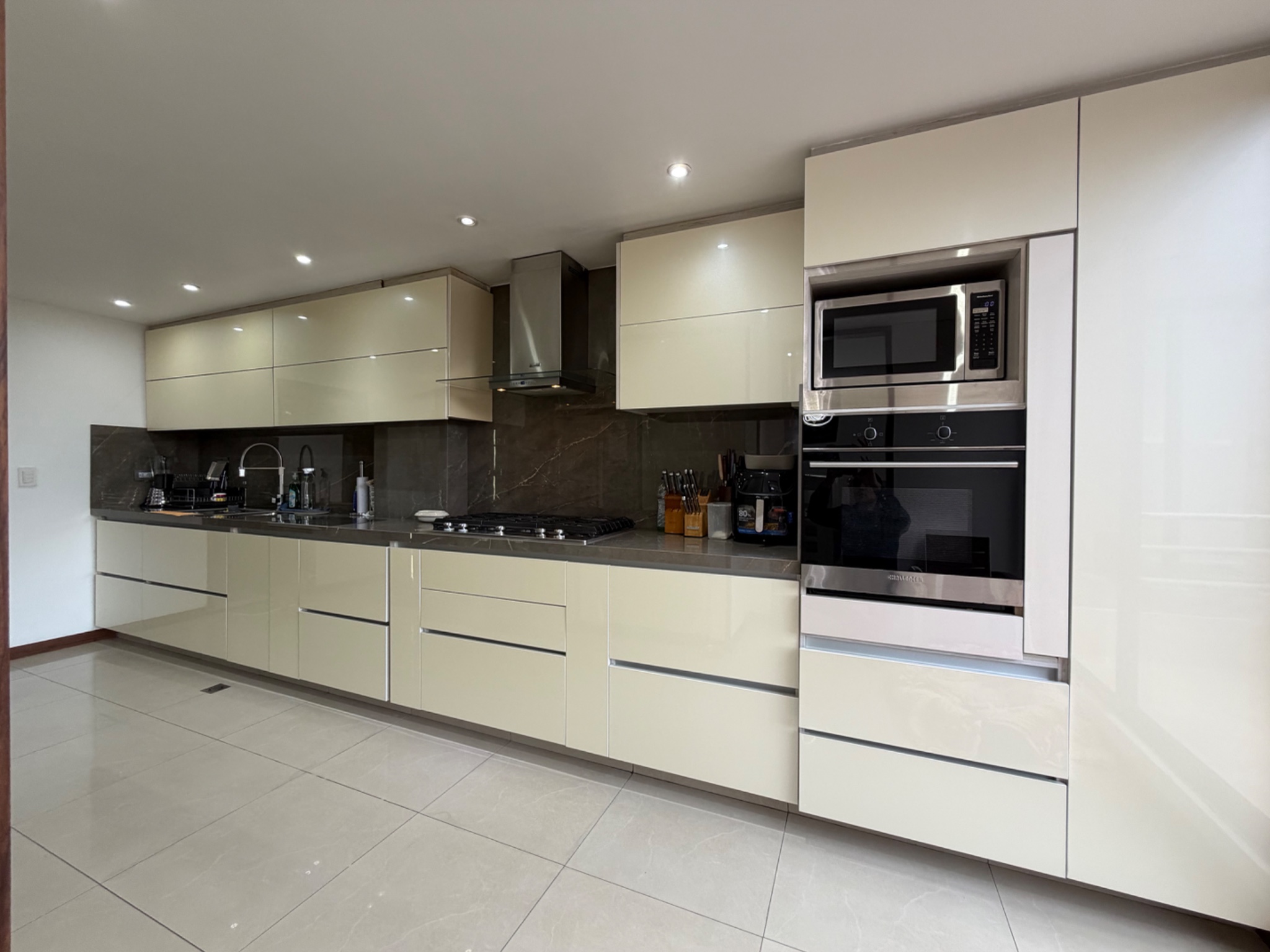Apartamento en venta en Santa Barbara, Bogotá · foto 2 de 23