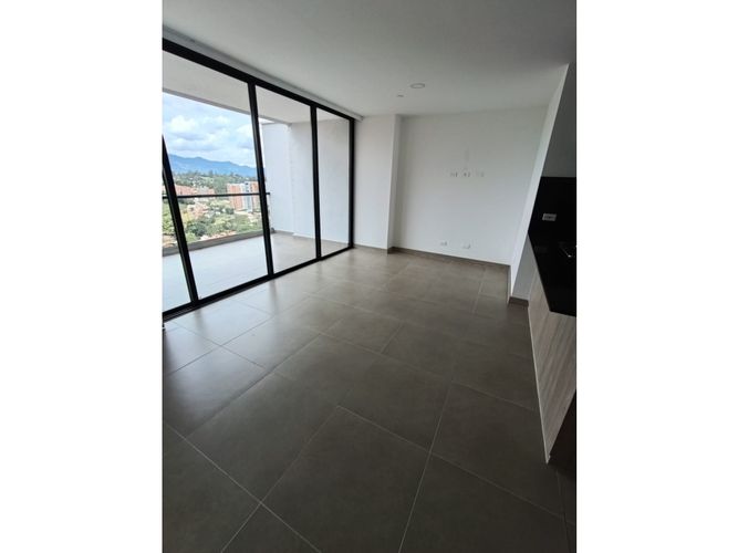 Apartamento de 2 alcobas en venta en Centro, Rionegro, 85 m² · foto 3 de 17