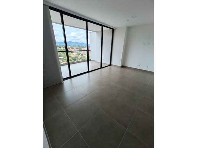 Apartamento de 2 alcobas en venta en Centro, Rionegro, 85 m² · foto 4 de 17