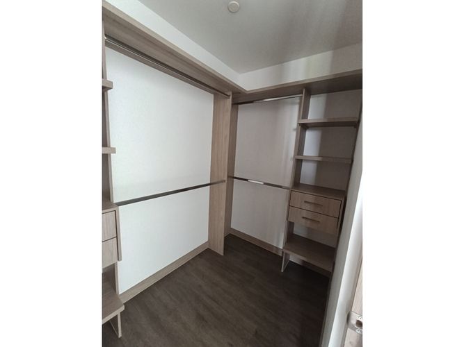 Apartamento de 2 alcobas en venta en Centro, Rionegro, 85 m² · foto 10 de 17