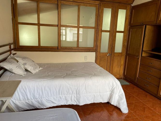 Casa de 6 alcobas en venta en Julio Florez, Bogotá, 293 m² · foto 7 de 9