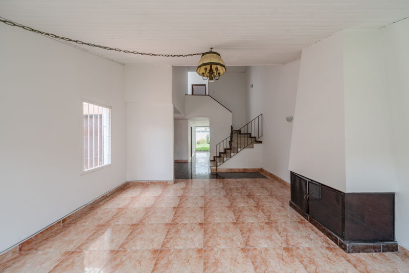 Casa en venta en Pasadena, Bogotá · foto 3 de 24