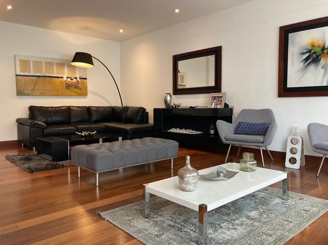 Apartamento de 3 alcobas en venta en Chico Norte, Bogotá, 176 m² · foto 2 de 24