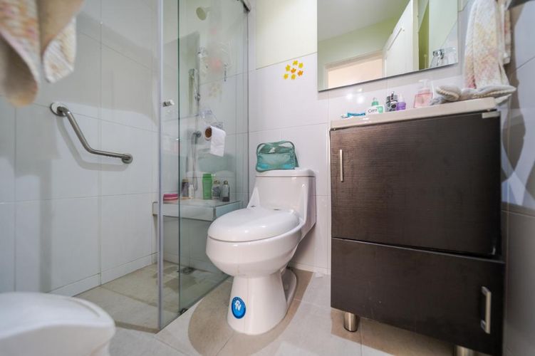 Casa de 5 alcobas en venta en Las Villas, Bogotá, 250 m² · foto 11 de 24