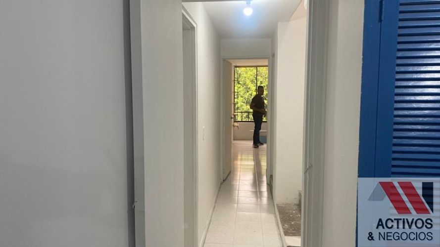 Casa de 3 alcobas en venta en Las Violetas, Medellín, 162 m² · foto 7 de 24