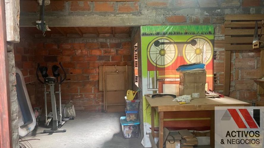 Casa de 3 alcobas en venta en Las Violetas, Medellín, 162 m² · foto 10 de 24