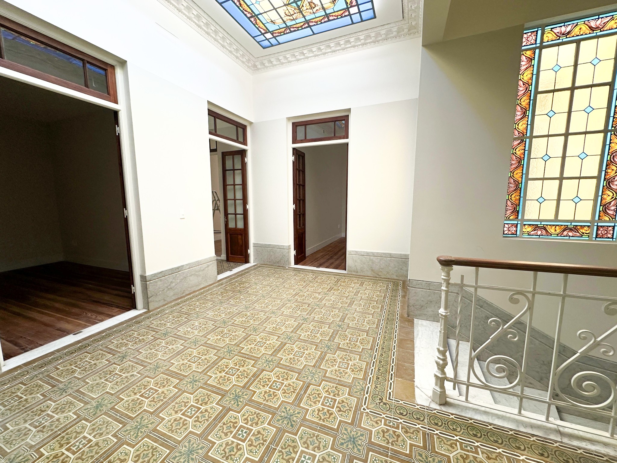 Alquiler de propiedad a estrenar ideal para empresas, consultorios u oficinas sobre calle Pablo de María, en su mejor ubicación.