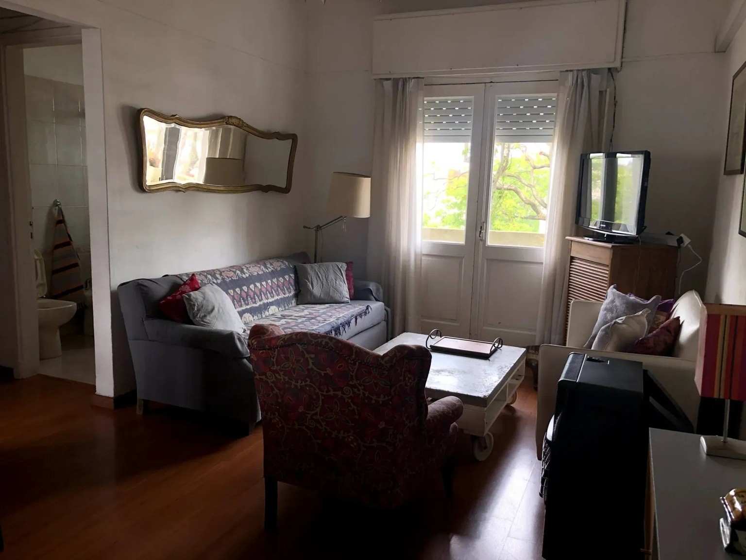 ALQUILER EN PUNTA CARRETAS DE 2 DORMITORIOS, 2 BALCONES, PARRILLERO EXCLUSIVO, GASTOS COMUNES BAJOS · Foto 2