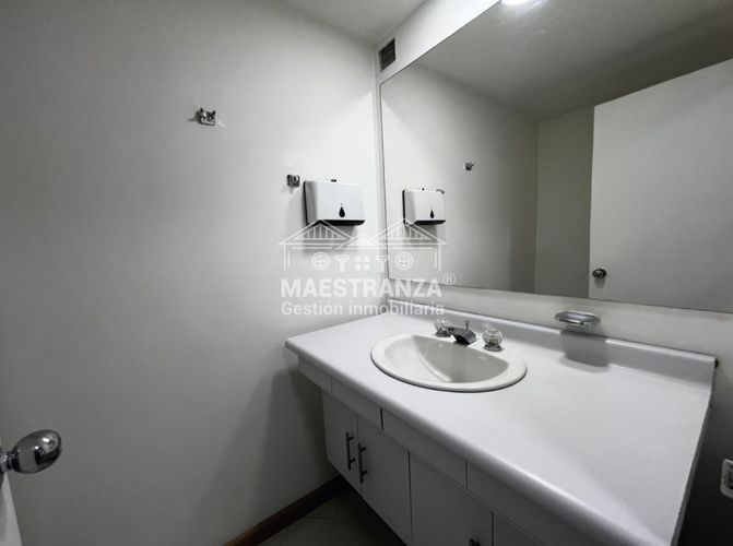 Oficina en arriendo en El Campestre, Medellín, 65 m² · foto 11 de 12