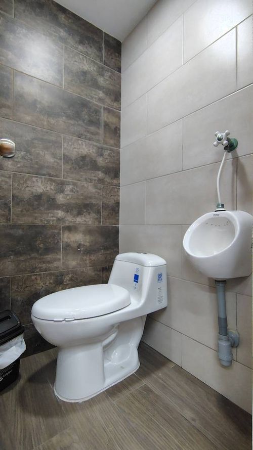 Local en arriendo en Robledo, Medellín, 115 m² · foto 8 de 15