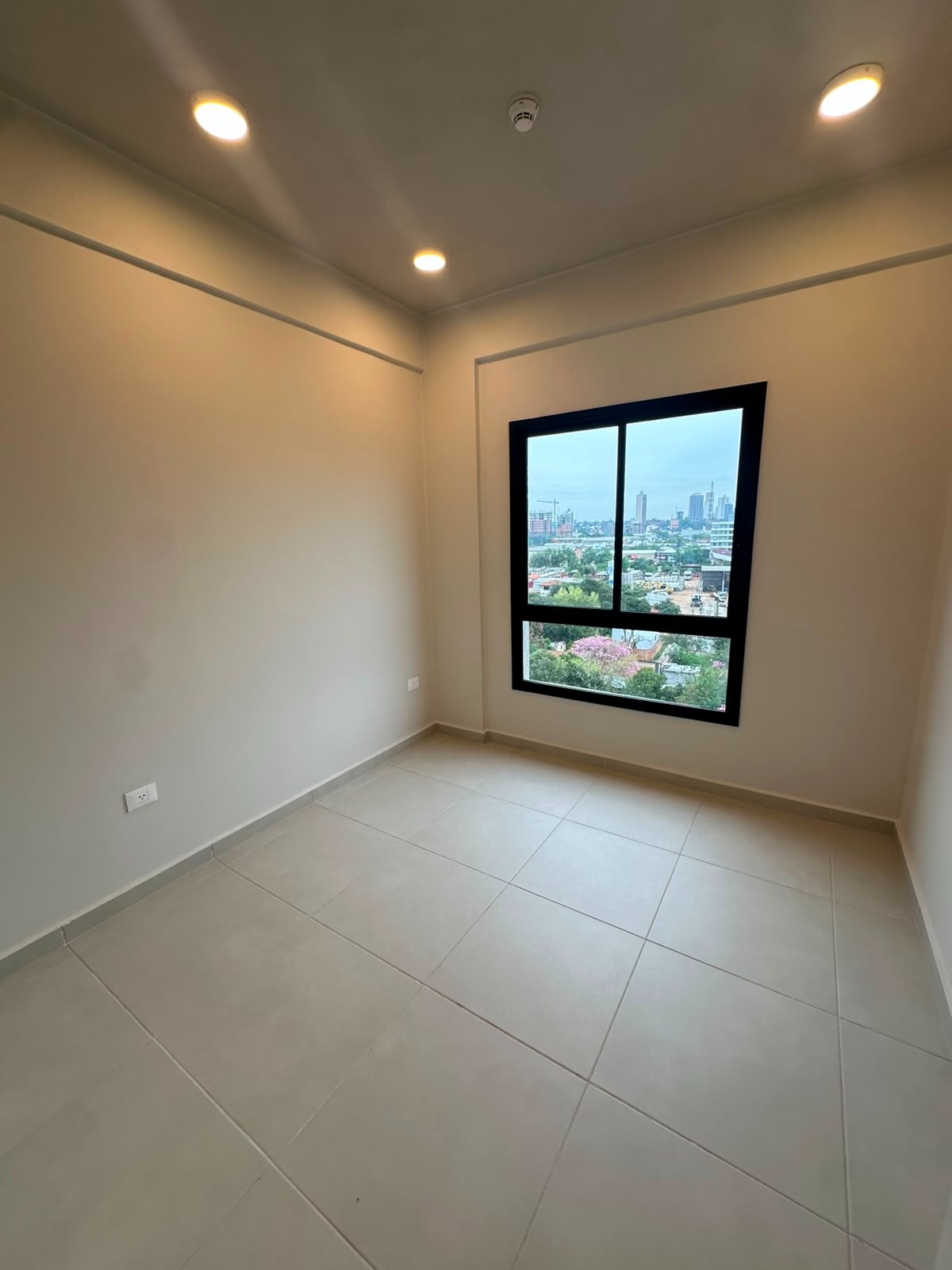 ALQUILO DEPARTAMENTO DE 1 HABITACION A ESTRENAR EN LUQUE ZONA CIT — foto 2