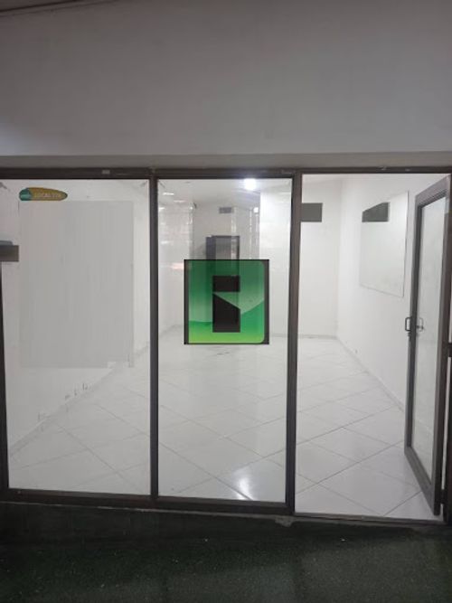 Local en arriendo en La Candelaria, Medellín, 24 m² · foto 2 de 7